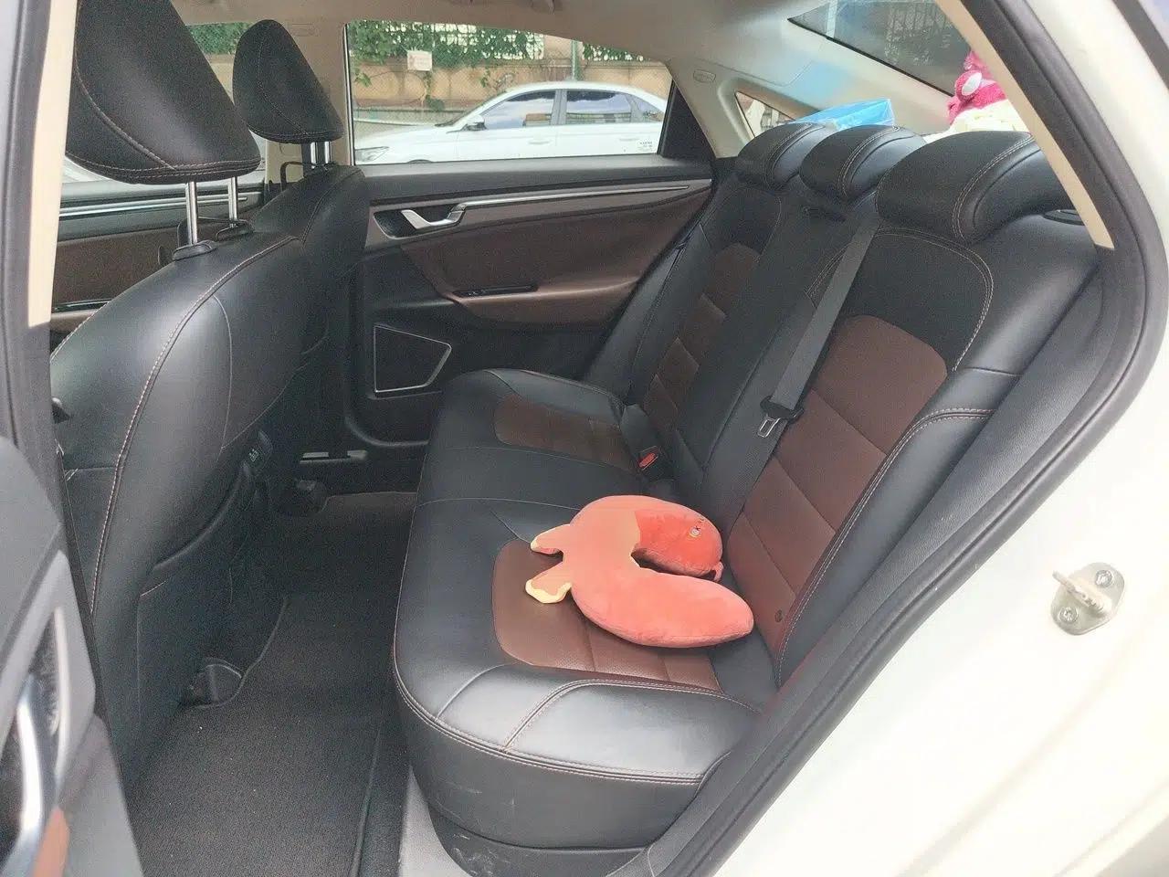 Geely Auto Emgrand GL 2018 1.4T DCT Prestige Smart Connectivity Version — миниатюра 17