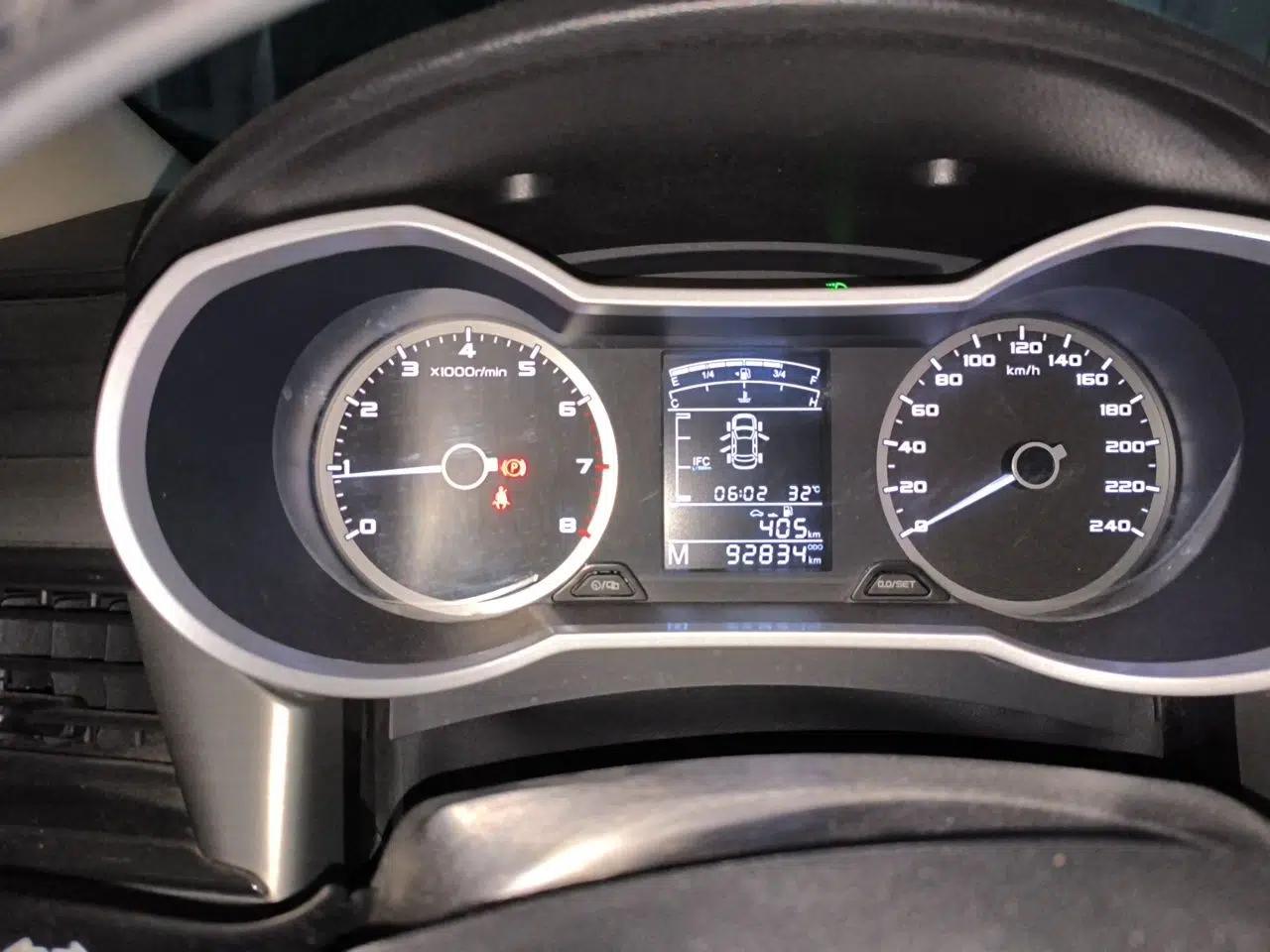Geely Auto Emgrand GL 2017 1.8L Manual Elite Model — миниатюра 11