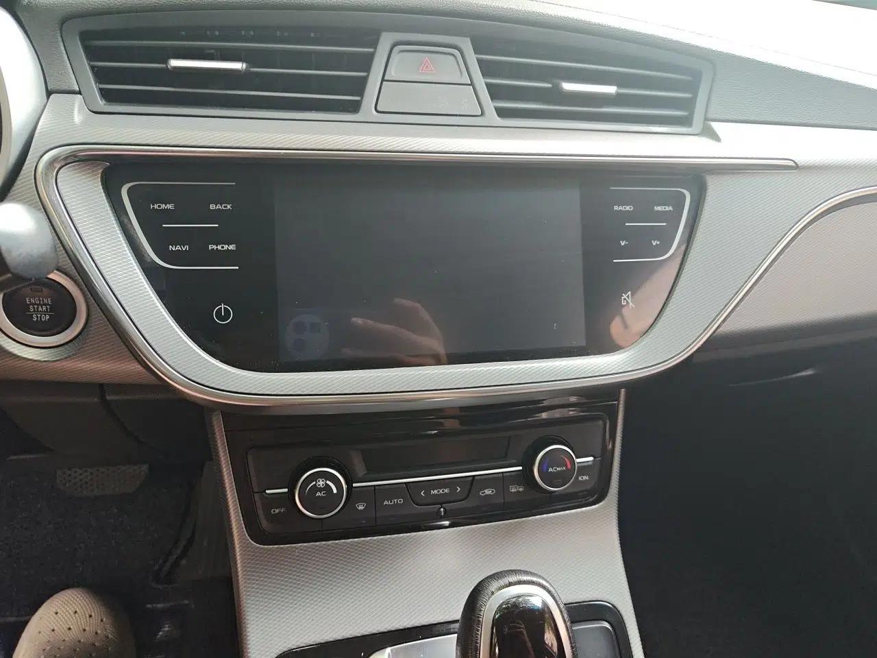 Geely Auto Emgrand GL 2017 1.8L DCT Elite Model — миниатюра 13