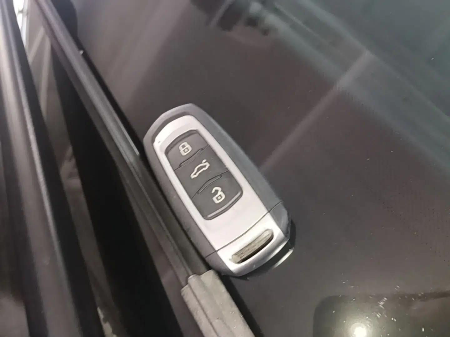 Geely Auto Emgrand GL 2018 1.8L DCT Elite Smart Connectivity Version — миниатюра 28