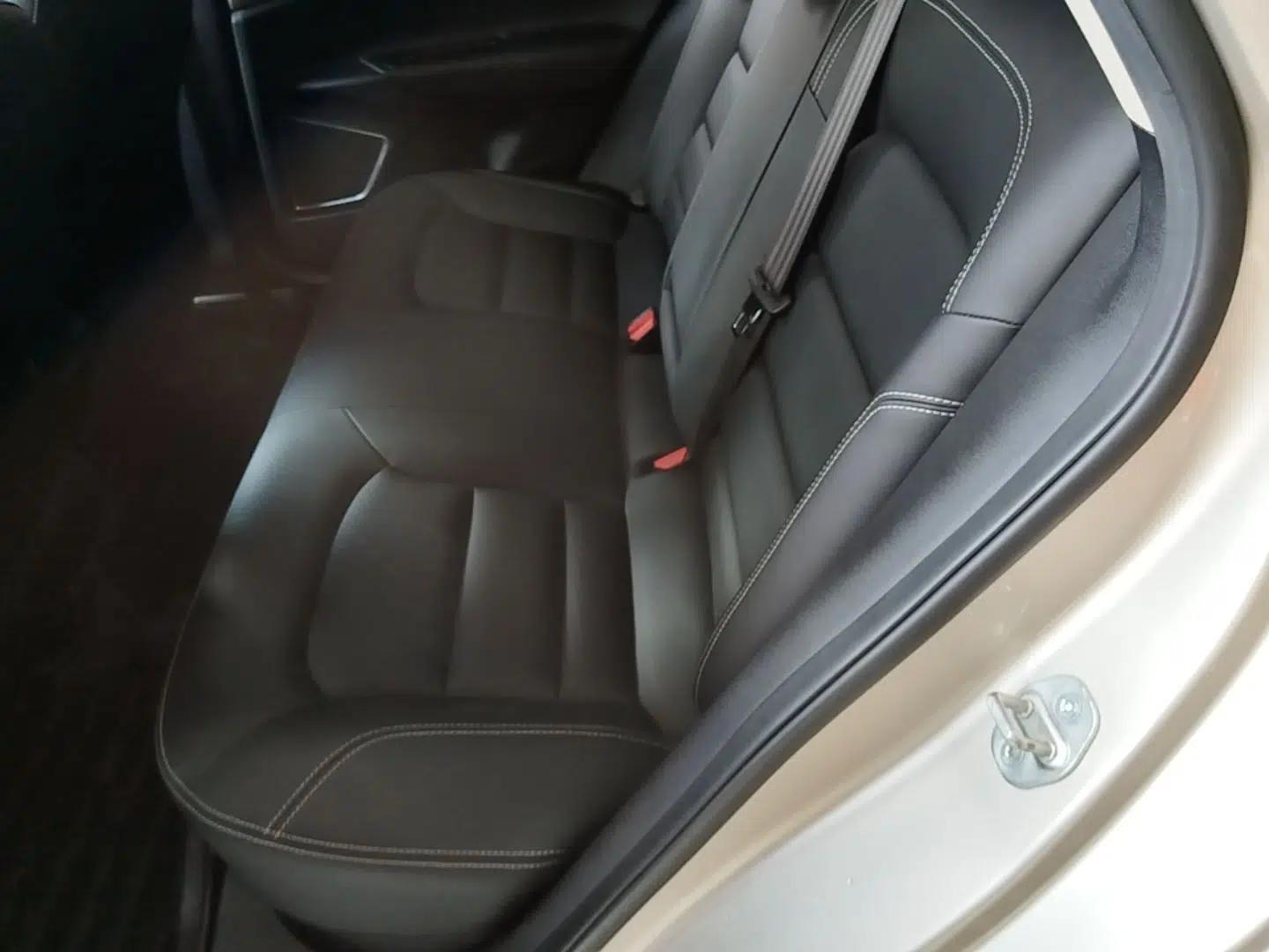 Geely Auto Emgrand GL 2017 1.8L DCT Elite Model — миниатюра 20