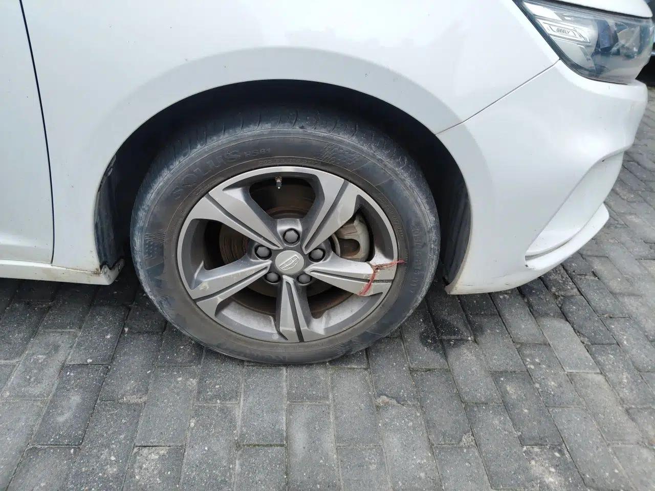 Geely Auto Emgrand GL 2018 1.4T DCT Elite Smart Connectivity Version — миниатюра 8