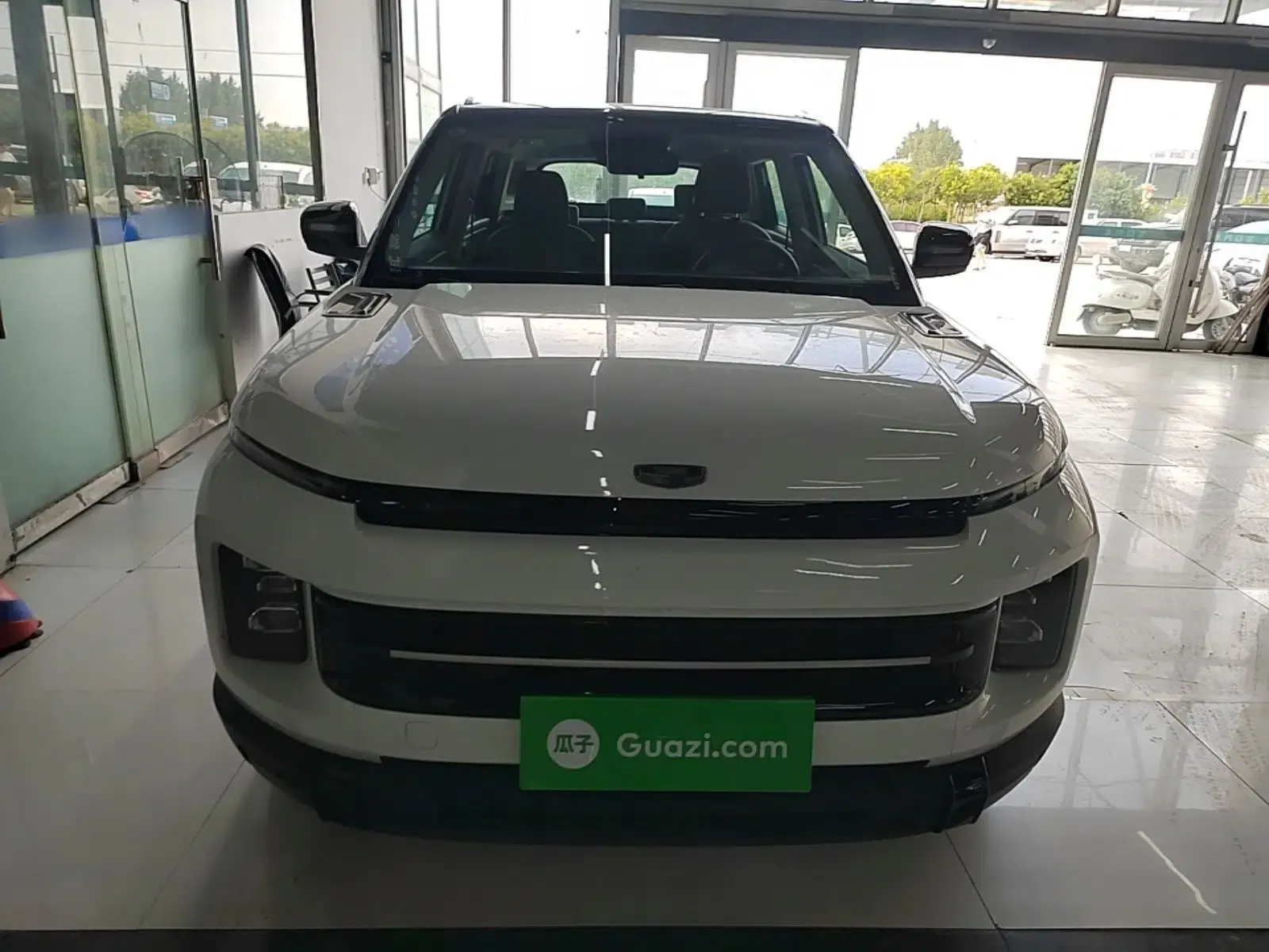 Geely Auto icon 2026 Model Chocolate 1.5TD Pure & Refined Edition — миниатюра 2