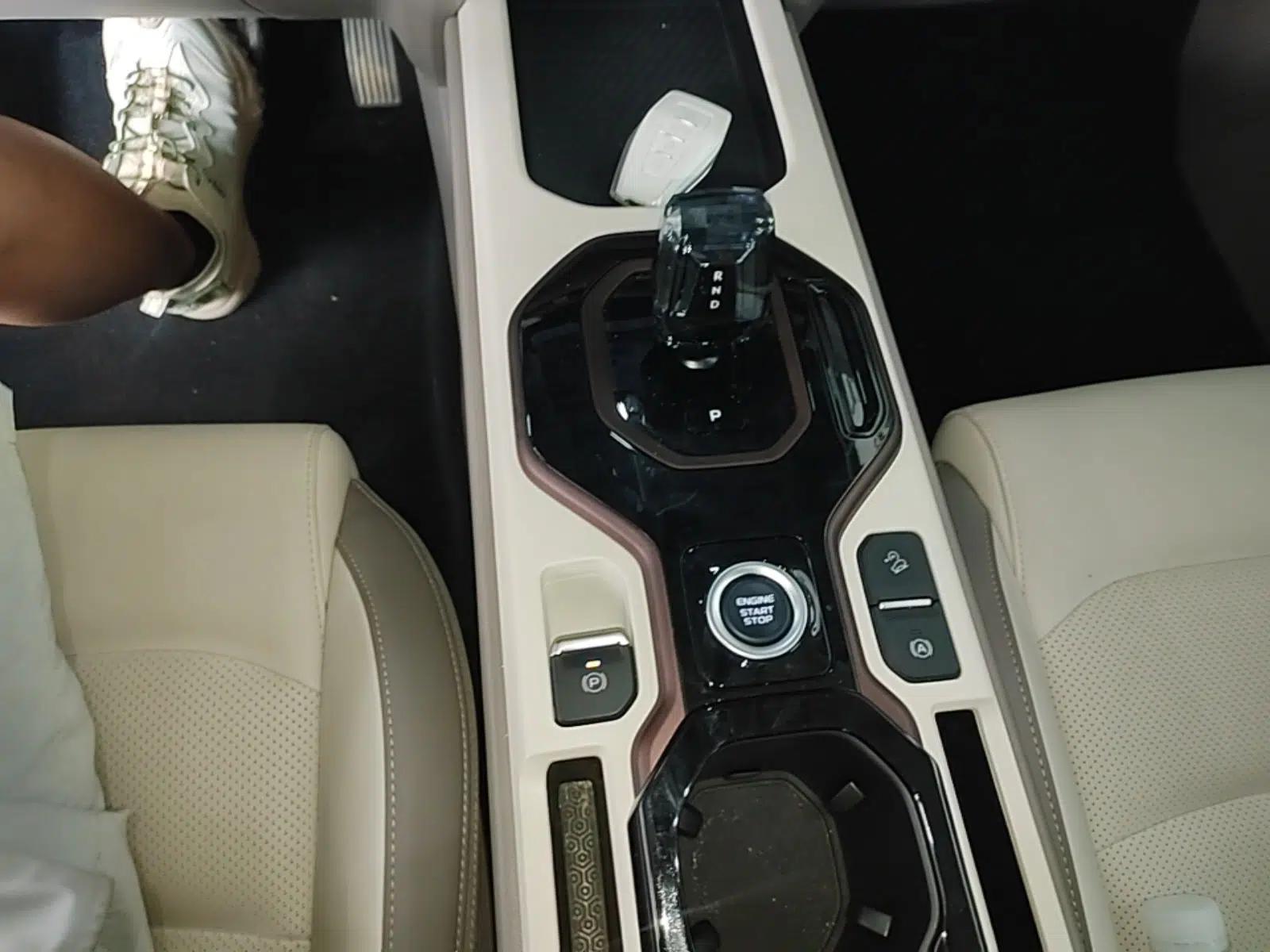 Geely Auto icon 2026 Model Chocolate 1.5TD Pure & Refined Edition — миниатюра 16
