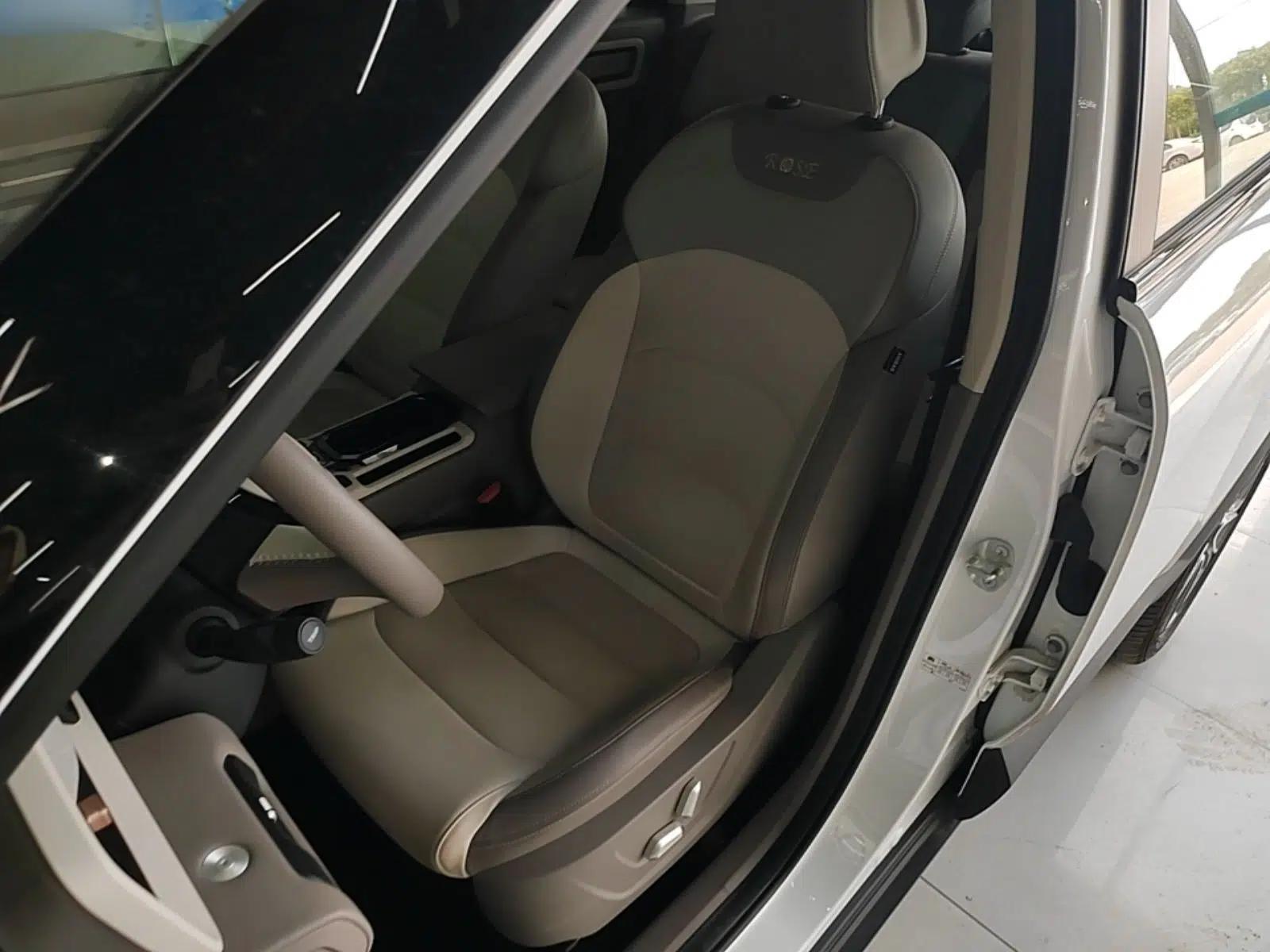 Geely Auto icon 2026 Model Chocolate 1.5TD Pure & Refined Edition — миниатюра 17
