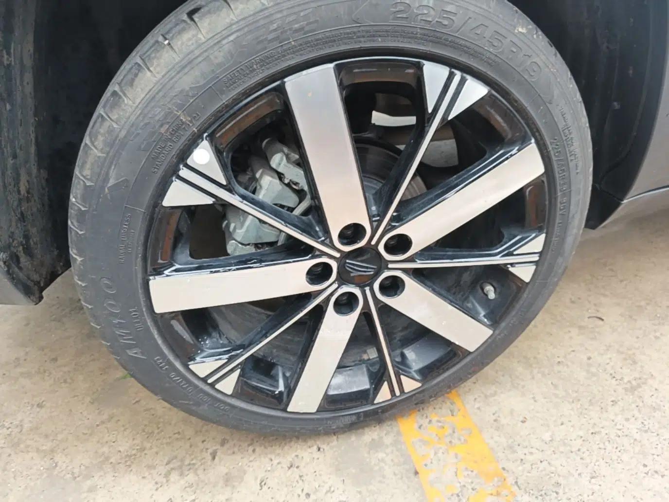 Geely Auto icon 2023 1.5TD Chocolate Smoothie Edition — миниатюра 11