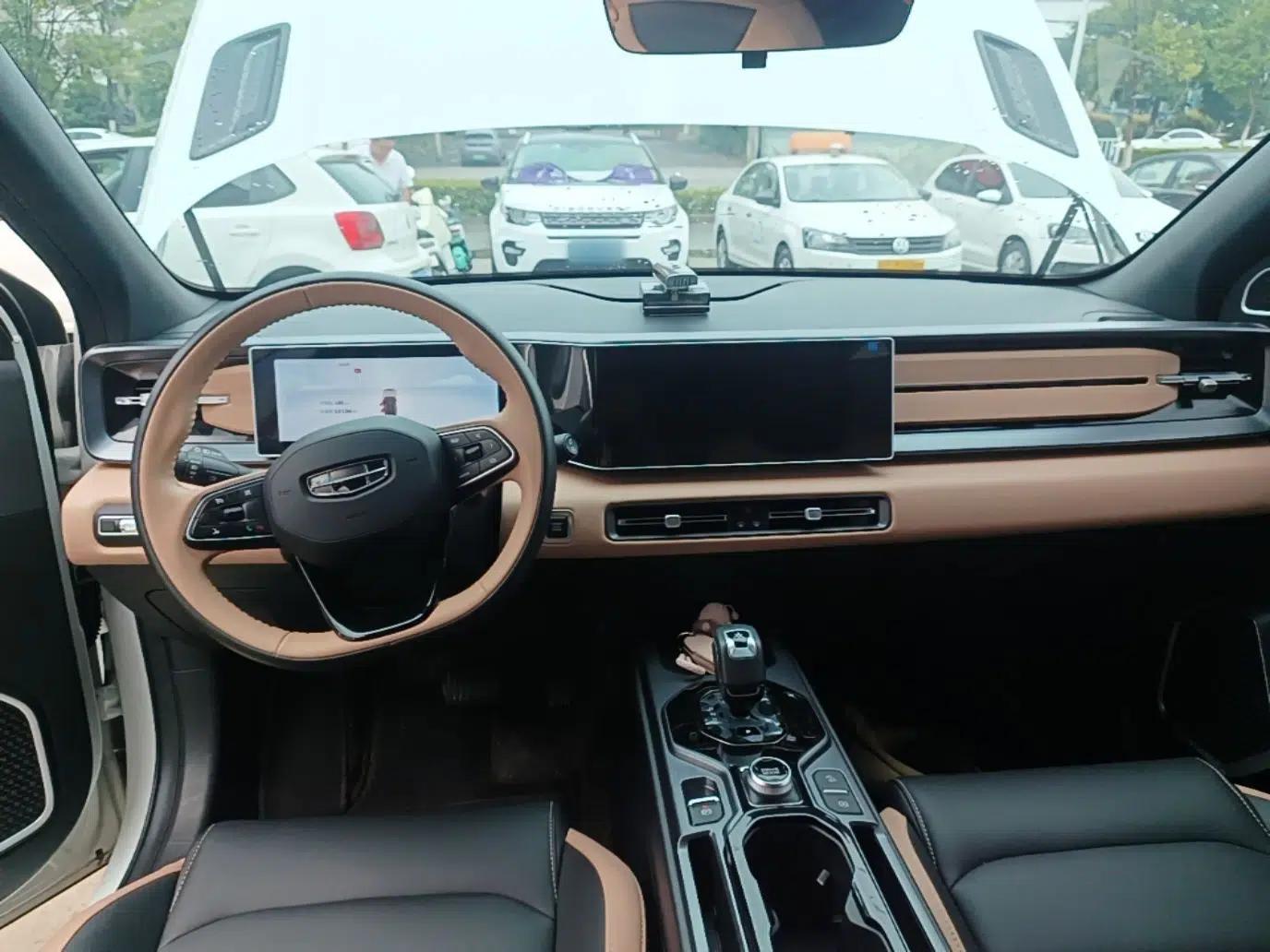 Geely Auto icon 2023 1.5TD Chocolate Smoothie Edition — миниатюра 12