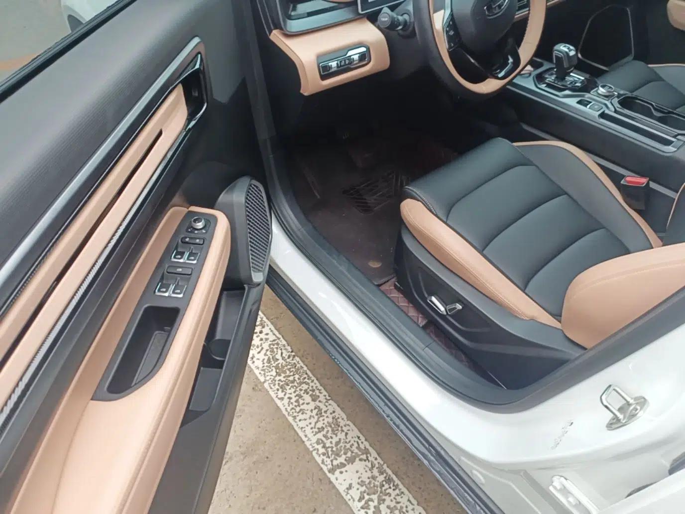 Geely Auto icon 2023 1.5TD Chocolate Smoothie Edition — миниатюра 18