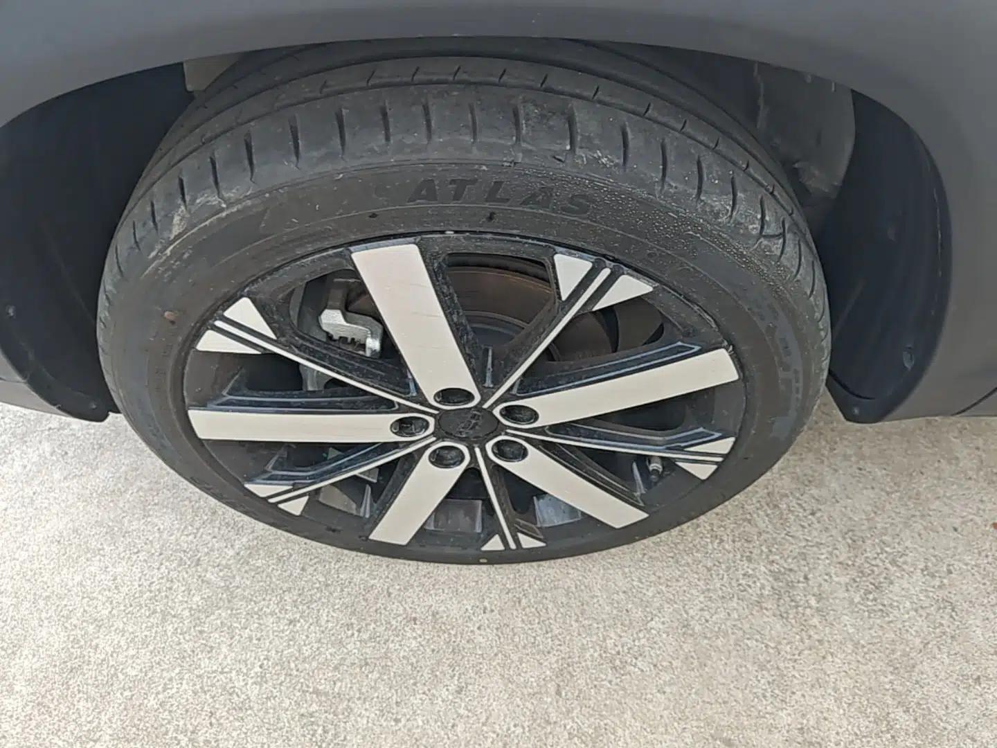 Geely Auto icon 2023 1.5TD Chocolate Smoothie Edition — миниатюра 10