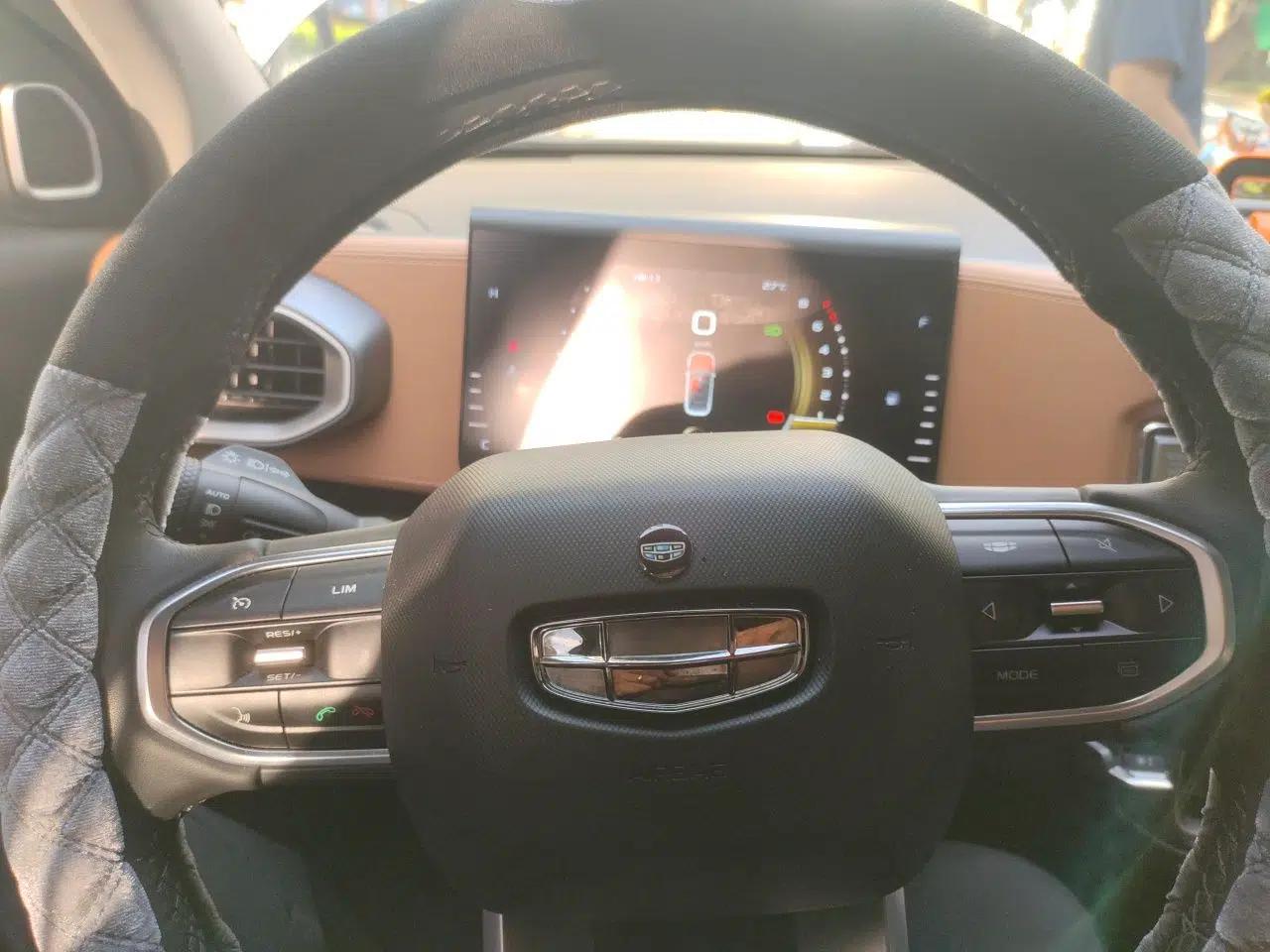 Geely Auto icon 2021 1.5TD Passionate Edition — миниатюра 11