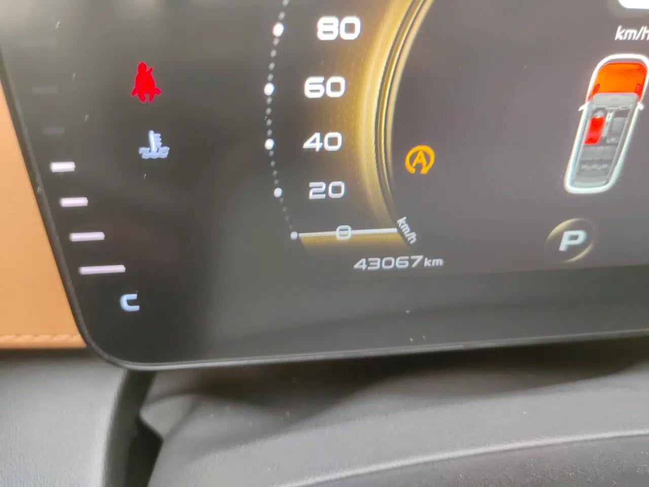 Geely Auto icon 2021 1.5TD Passionate Edition — миниатюра 12