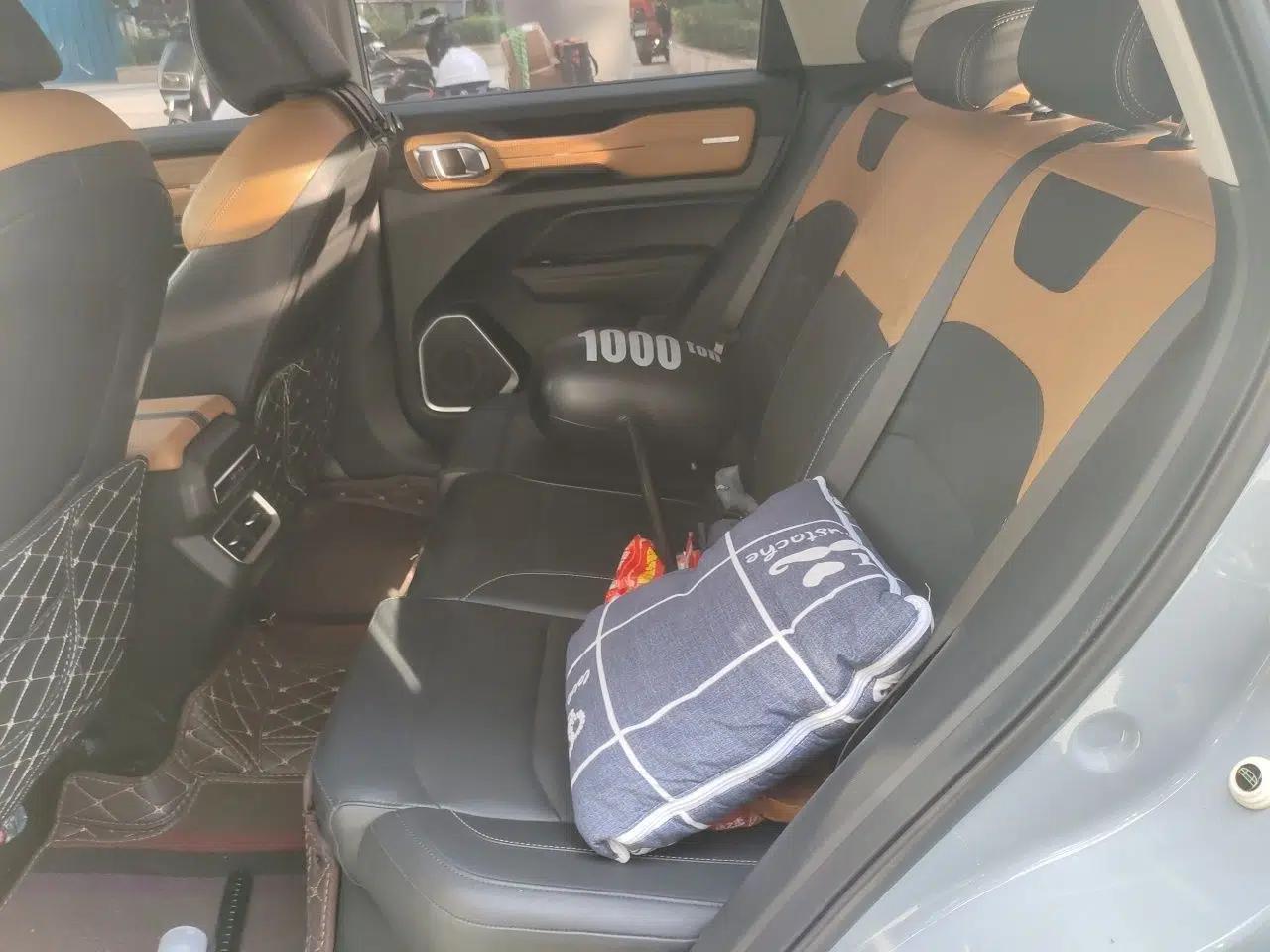 Geely Auto icon 2021 1.5TD Passionate Edition — миниатюра 17