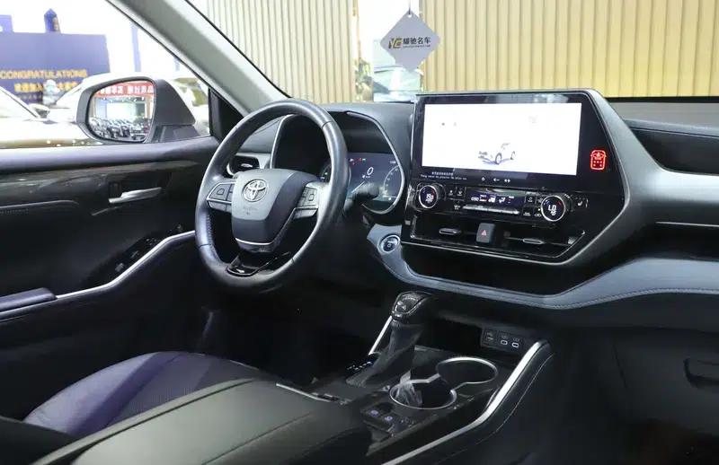 2024 Toyota Highlander Hybrid 2.5L AWD Premium 7-Seater — миниатюра 12