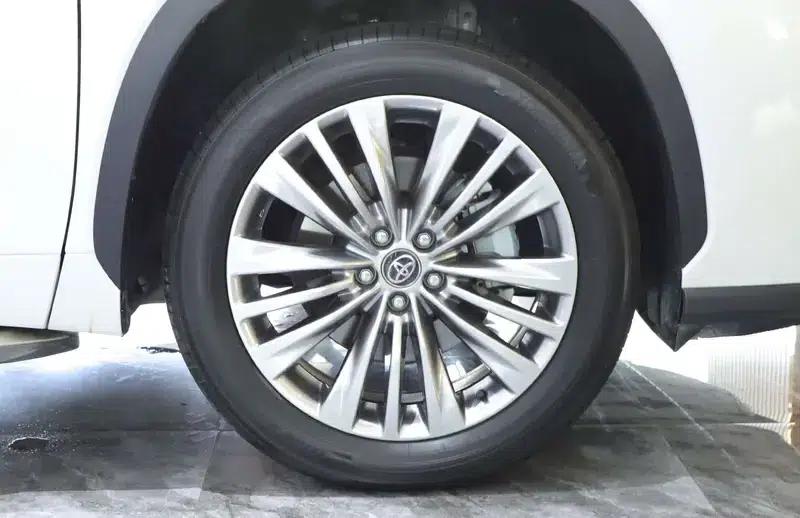 2024 Toyota Highlander Hybrid 2.5L AWD Premium 7-Seater — миниатюра 8