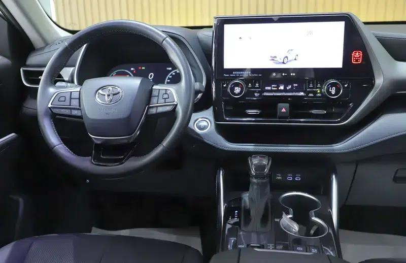 2024 Toyota Highlander Hybrid 2.5L AWD Premium 7-Seater — миниатюра 9