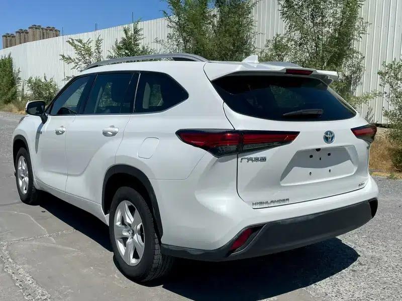 2022 Toyota Highlander Hybrid 2.5L AWD Elite 7-Seater — миниатюра 4