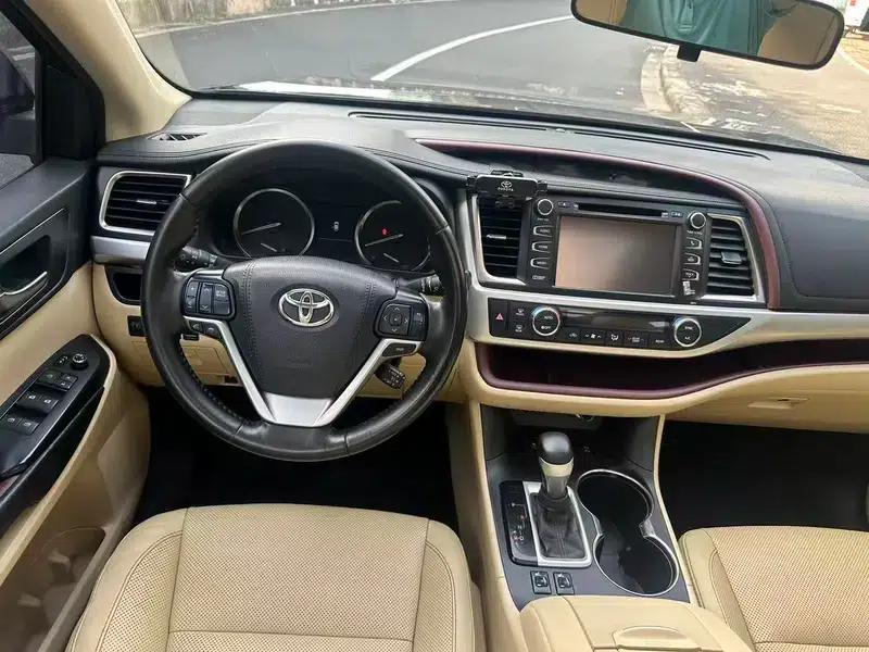 2015 Highlander 2.0T 2WD Luxury 7-seater — миниатюра 14