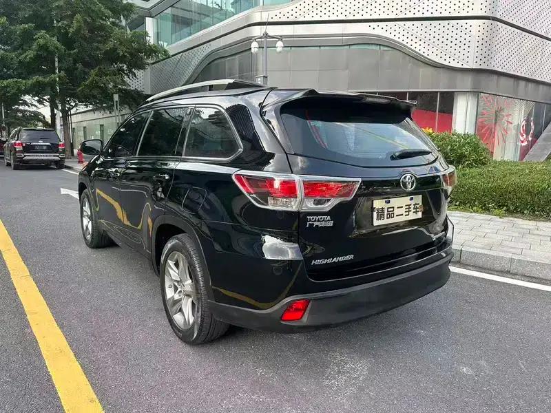 2015 Highlander 2.0T 2WD Luxury 7-seater — миниатюра 4