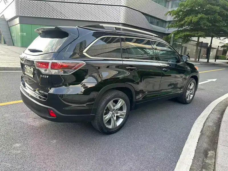 2015 Highlander 2.0T 2WD Luxury 7-seater — миниатюра 6