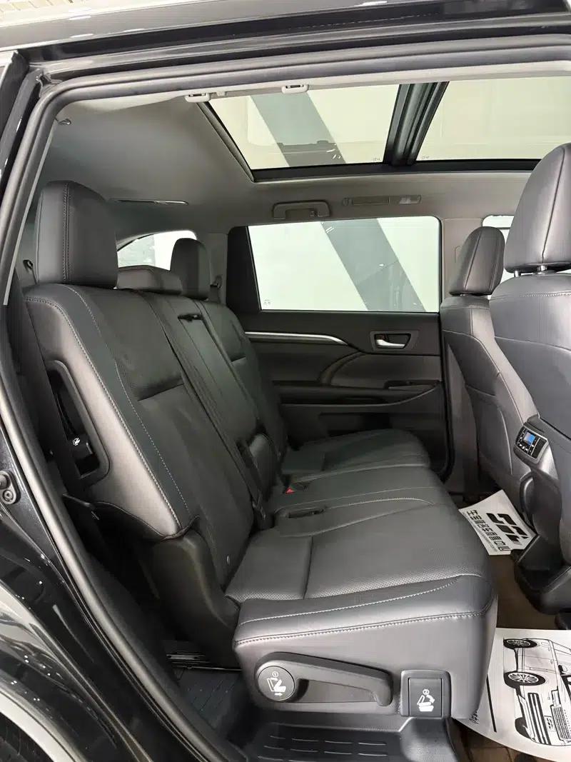 2021 Toyota Highlander 2.0T AWD Premium Edition (7-seater) — миниатюра 31