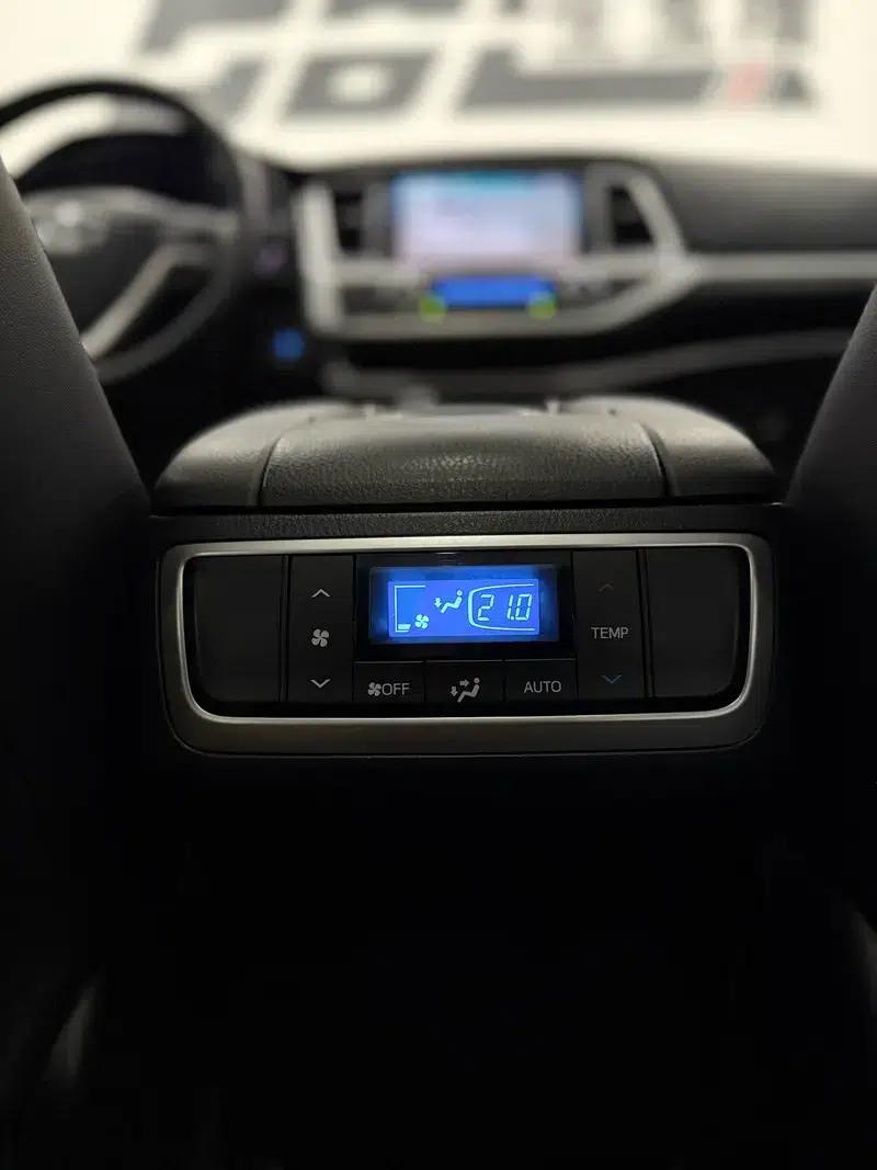 2021 Toyota Highlander 2.0T AWD Premium Edition (7-seater) — миниатюра 10