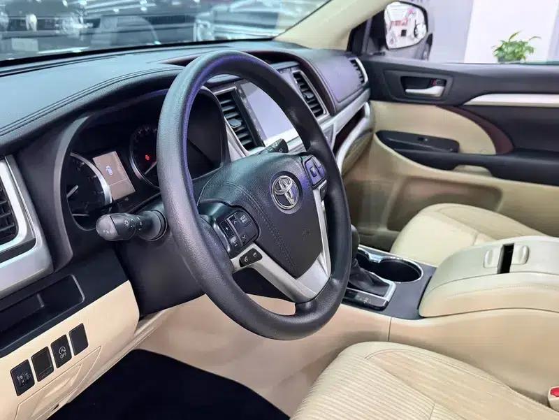 2015 Highlander 2.0T 2WD Elite Edition 5-seater — миниатюра 9