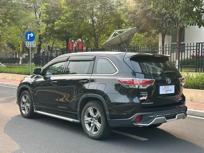2015 Highlander 2.0T AWD Luxury 7-seater — миниатюра 4