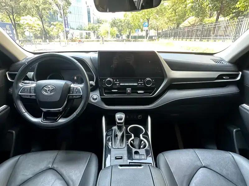 2023 Toyota Highlander Hybrid 2.5L AWD Premium 7-Seater — миниатюра 13