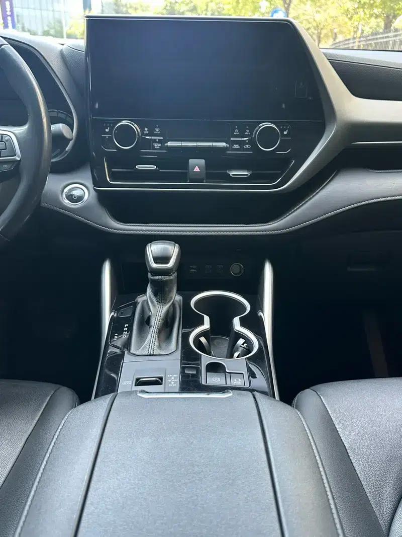 2023 Toyota Highlander Hybrid 2.5L AWD Premium 7-Seater — миниатюра 14