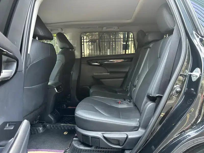 2023 Toyota Highlander Hybrid 2.5L AWD Premium 7-Seater — миниатюра 18