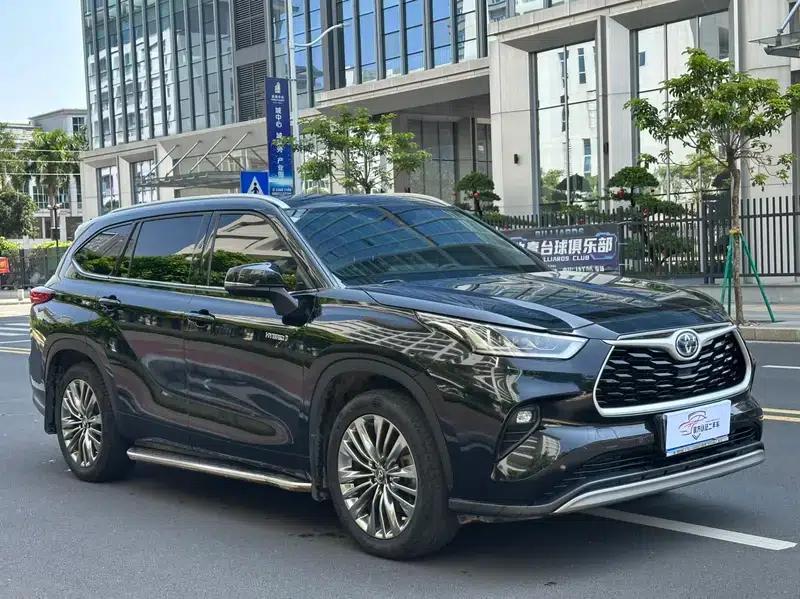 2023 Toyota Highlander Hybrid 2.5L AWD Premium 7-Seater — миниатюра 3