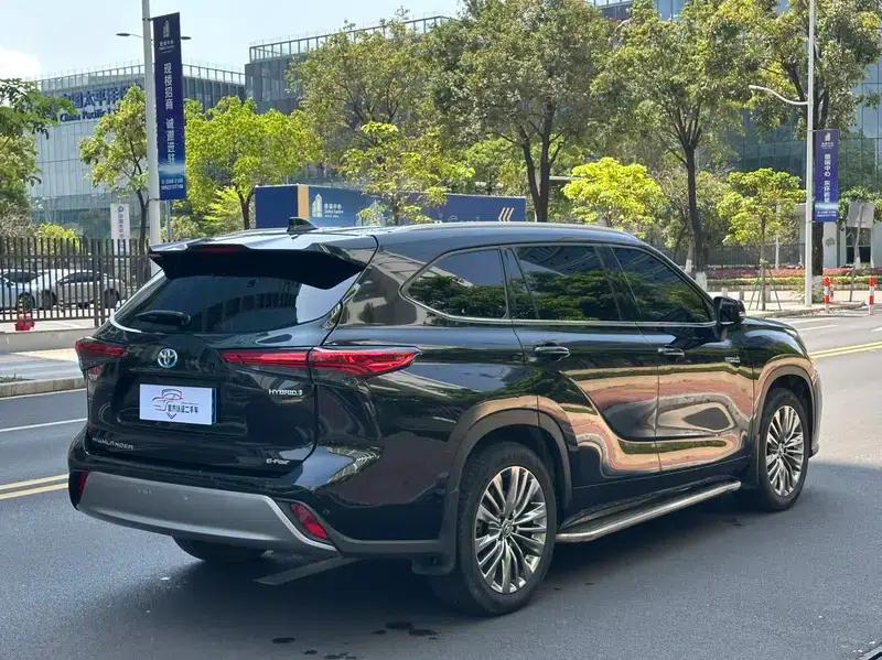 2023 Toyota Highlander Hybrid 2.5L AWD Premium 7-Seater — миниатюра 6