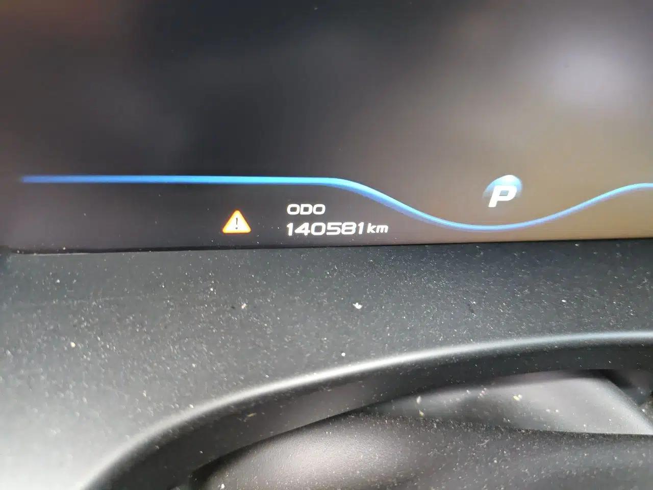 Geely Auto Emgrand GT New Energy 2018 1.5T PHEV Yao Ling Edition — миниатюра 12