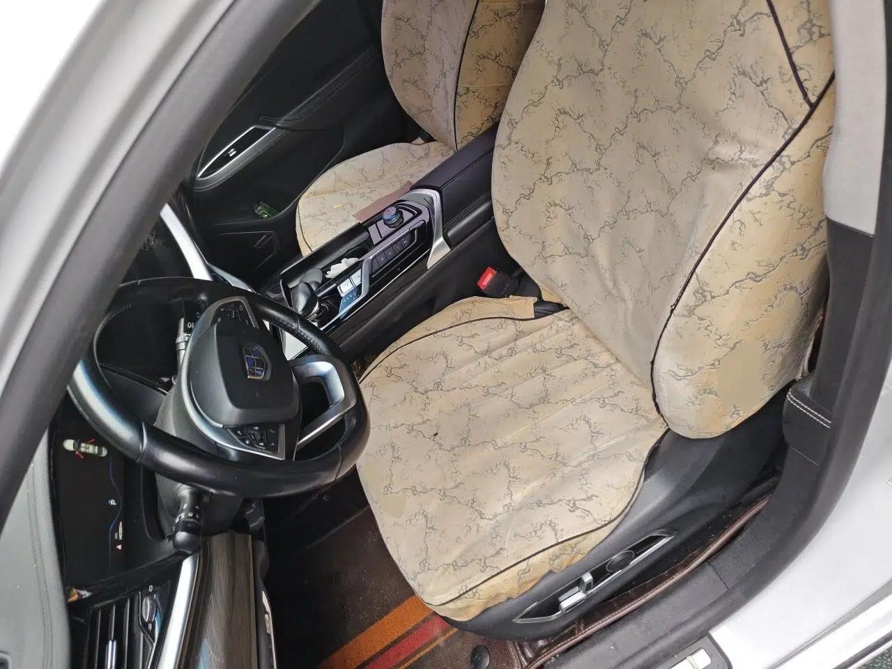 Geely Auto Emgrand GT New Energy 2018 1.5T PHEV Yao Ling Edition — миниатюра 15
