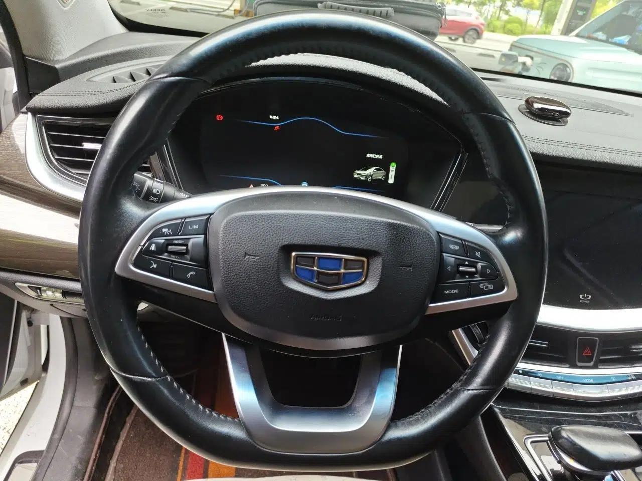 Geely Auto Emgrand GT New Energy 2018 1.5T PHEV Yao Ling Edition — миниатюра 10