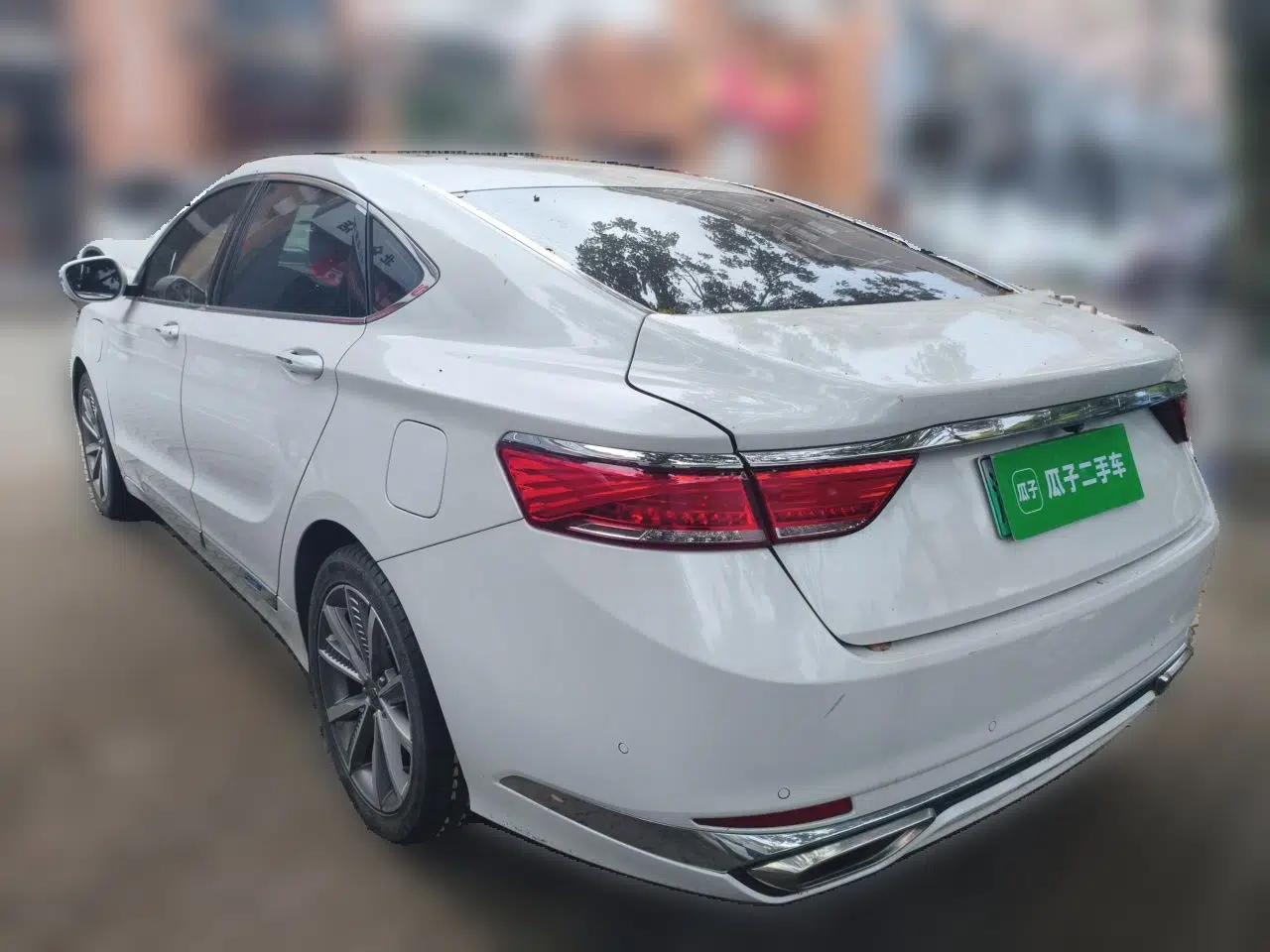 Geely Auto Emgrand GT New Energy 2018 1.5T PHEV Yao Ling Edition — миниатюра 4