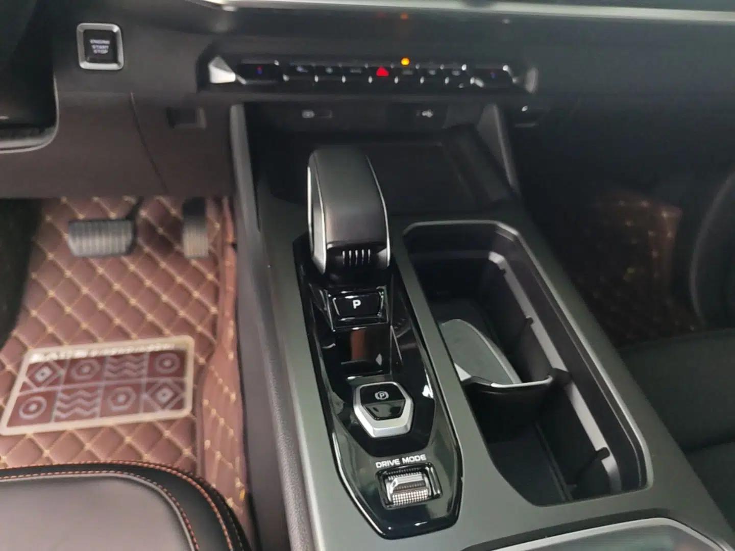 Geely Auto Haoyue L 2023 2.0T DCT Luxury Version — миниатюра 16