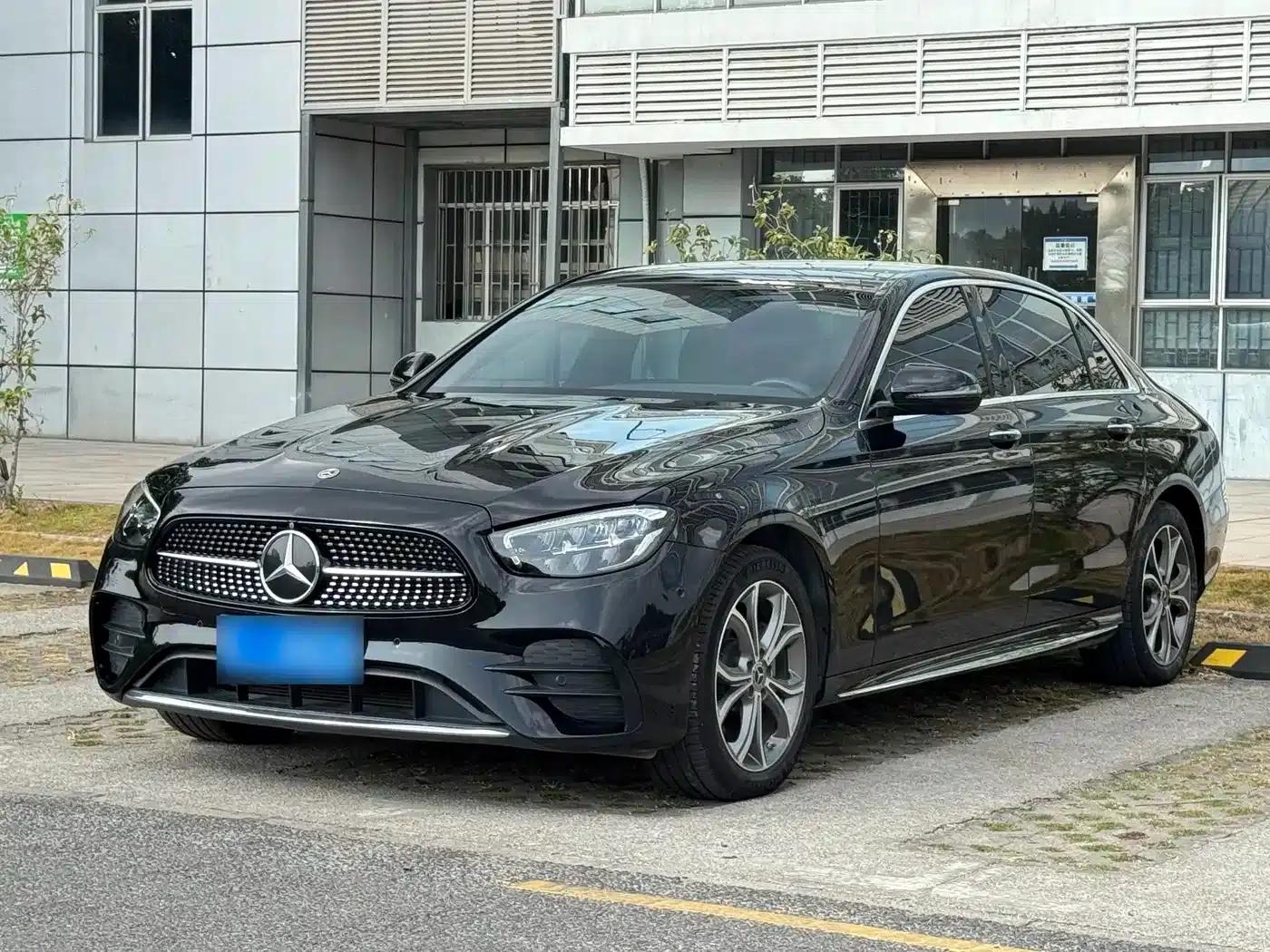 Mercedes-Benz E-Class 2022 E 300 L Sport Luxury — миниатюра 1