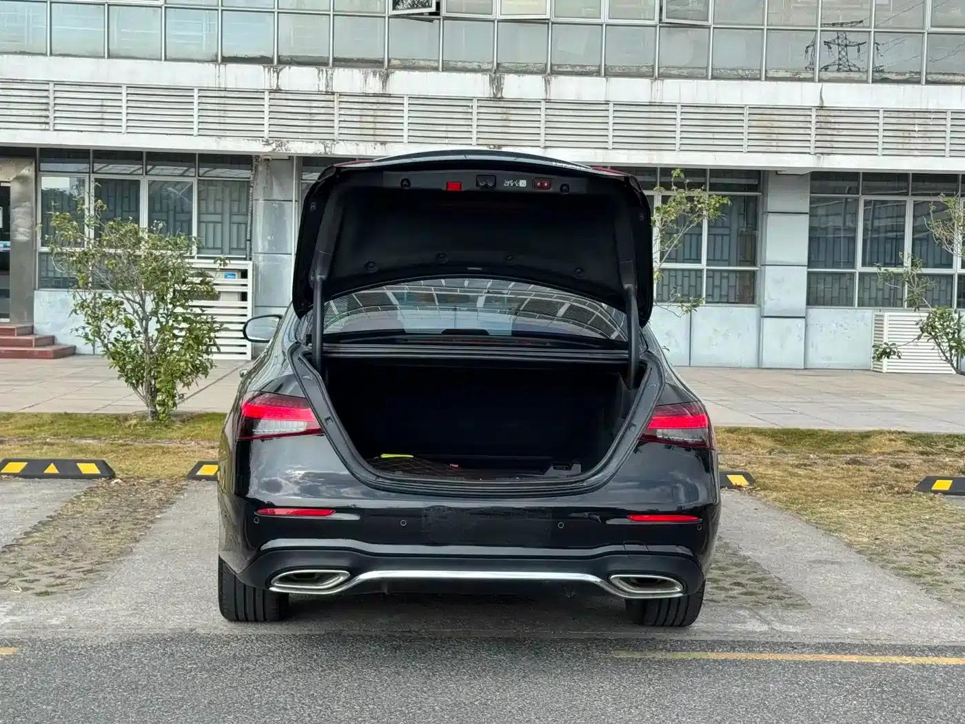 Mercedes-Benz E-Class 2022 E 300 L Sport Luxury — миниатюра 21