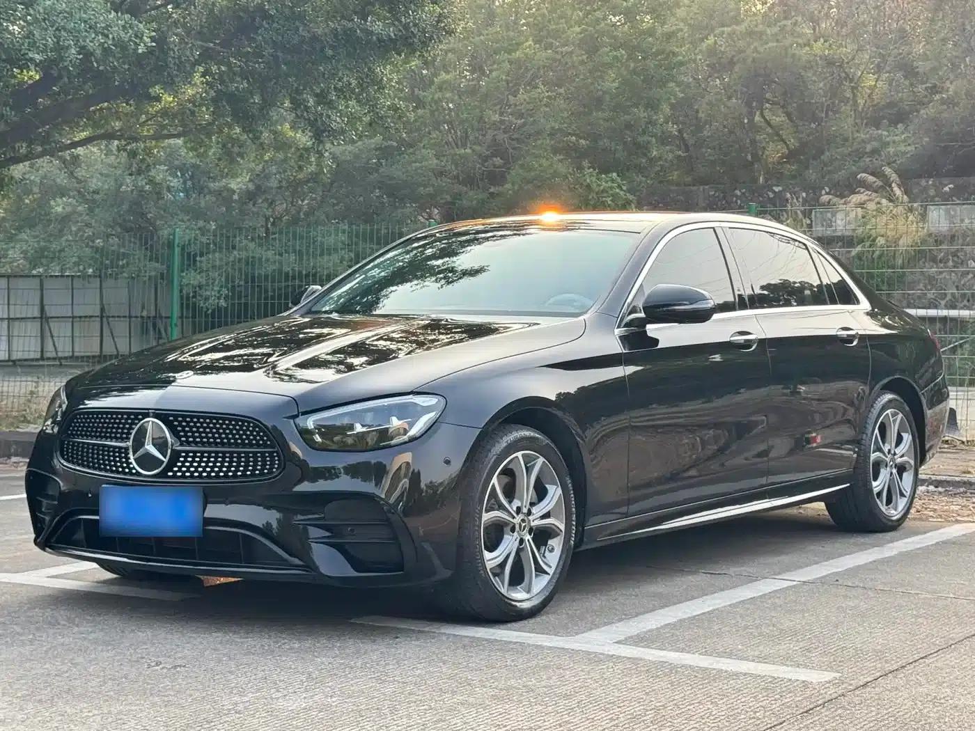 Mercedes-Benz E-Class 2022 E 300 L Sport Style — миниатюра 1