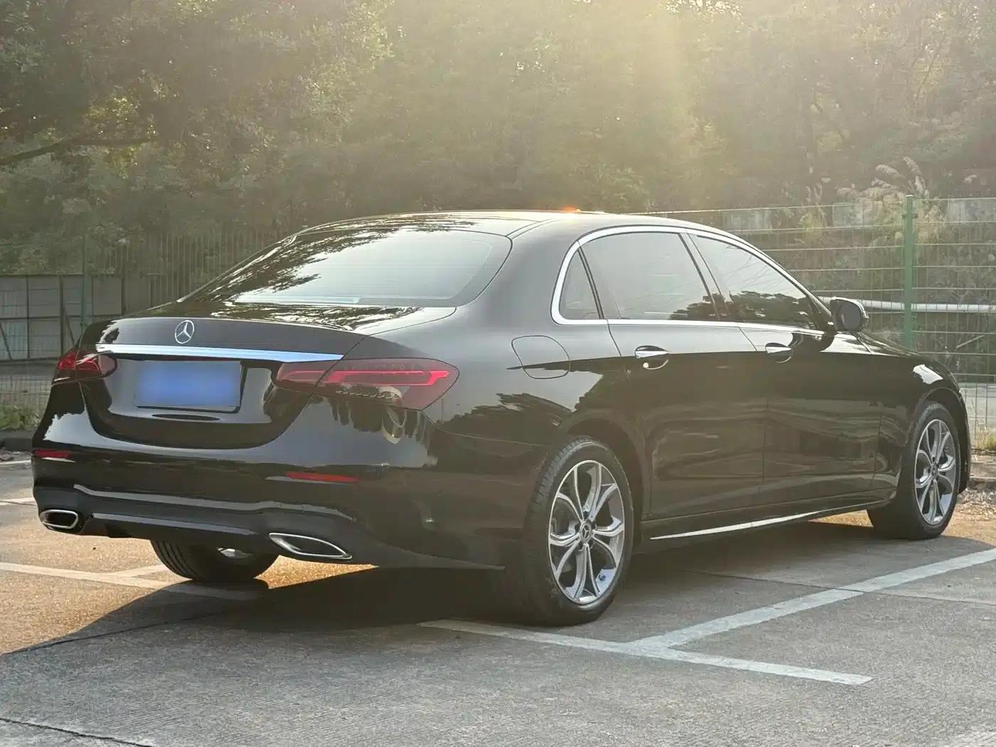 Mercedes-Benz E-Class 2022 E 300 L Sport Style — миниатюра 15