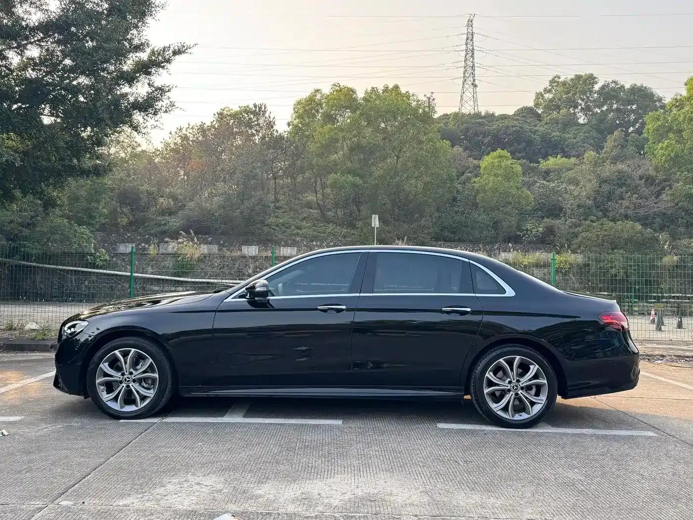 Mercedes-Benz E-Class 2022 E 300 L Sport Style — миниатюра 17