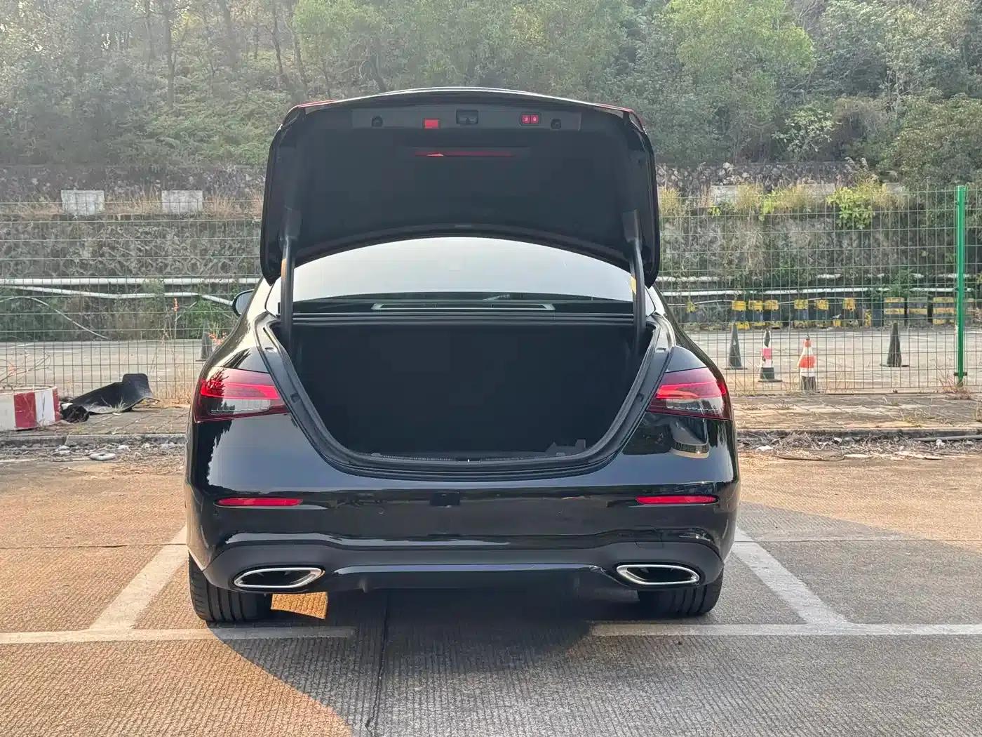 Mercedes-Benz E-Class 2022 E 300 L Sport Style — миниатюра 18