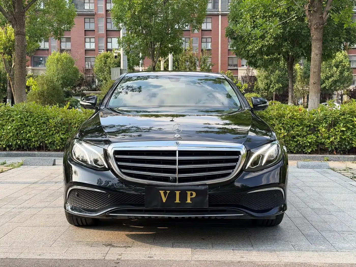 2019 Mercedes-Benz E-Class E 300 L Luxury — миниатюра 1