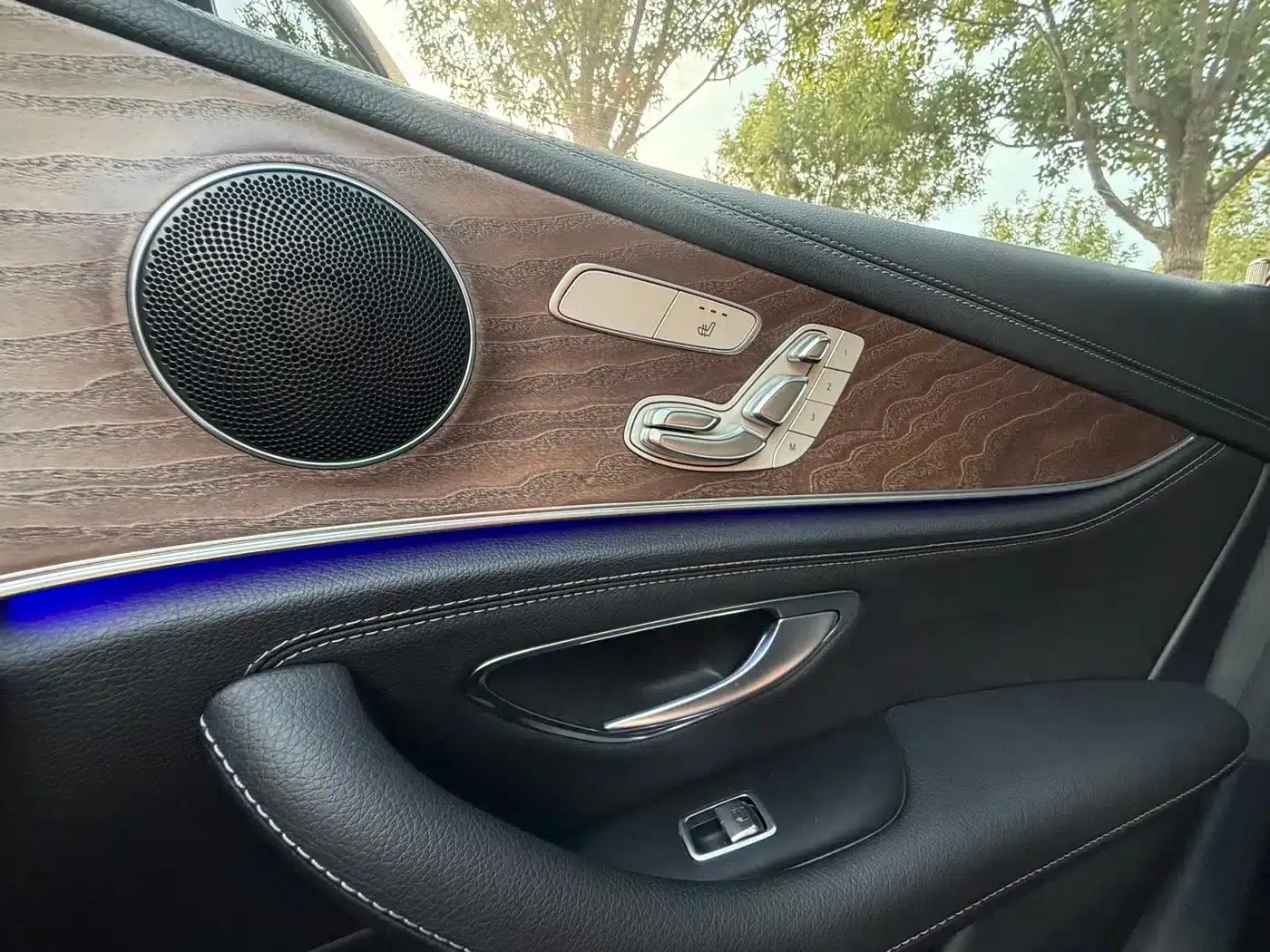2019 Mercedes-Benz E-Class E 300 L Luxury — миниатюра 17