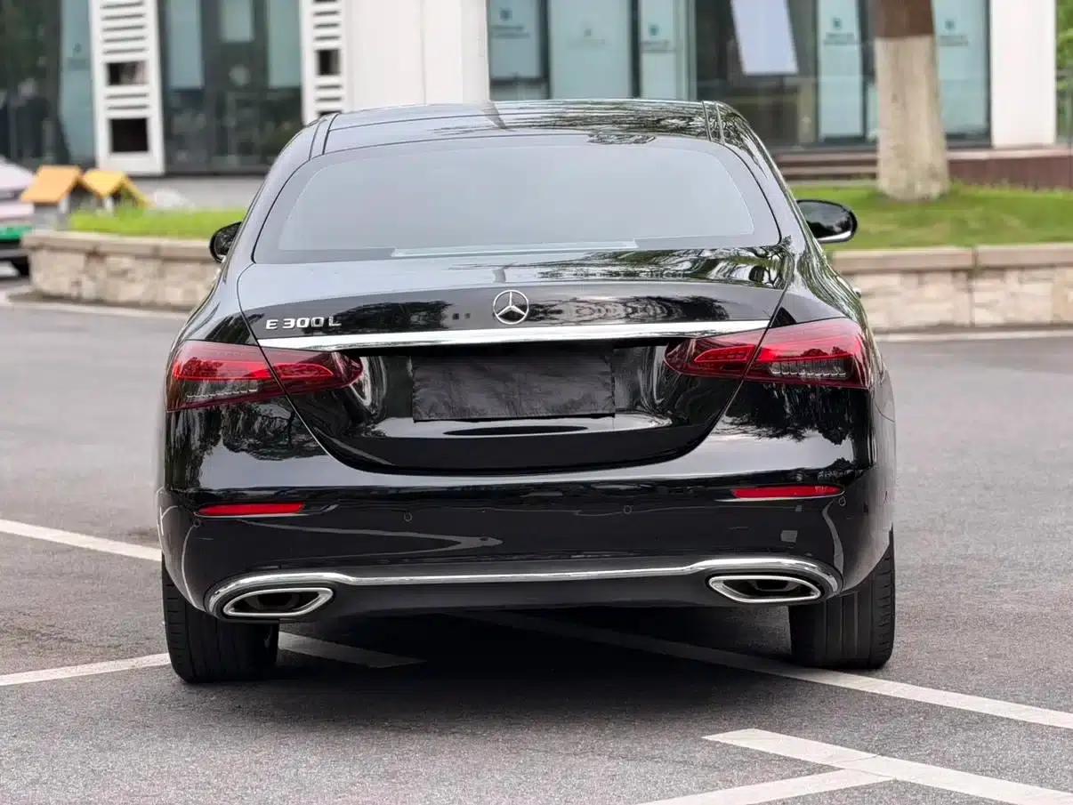 Mercedes-Benz E-Class 2022 Facelift E 300 L Luxury — миниатюра 16