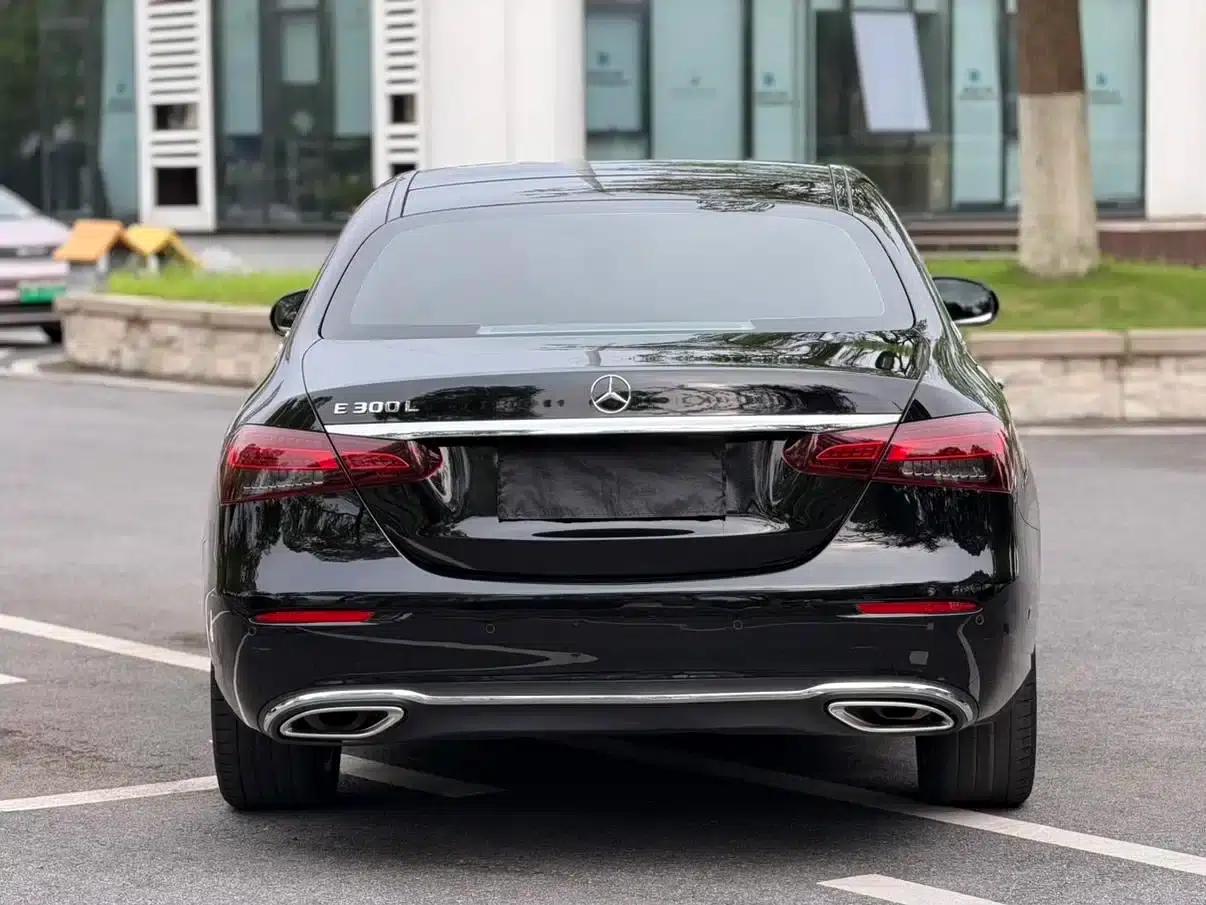 Mercedes-Benz E-Class 2022 Facelift E 300 L Luxury — миниатюра 17