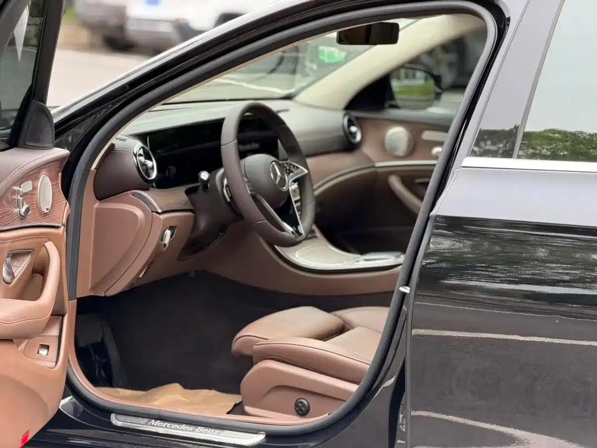 Mercedes-Benz E-Class 2022 Facelift E 300 L Luxury — миниатюра 8