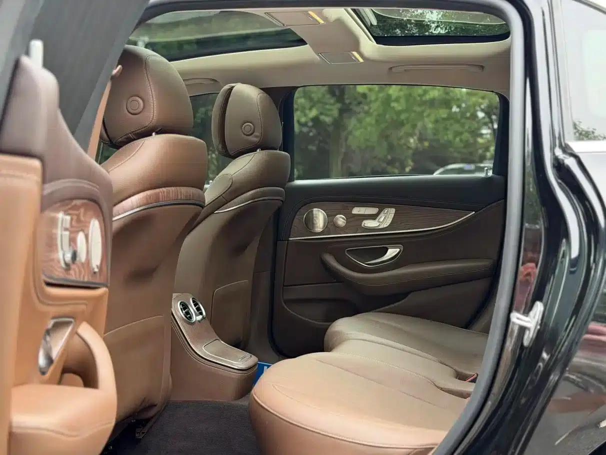 Mercedes-Benz E-Class 2022 Facelift E 300 L Luxury — миниатюра 10