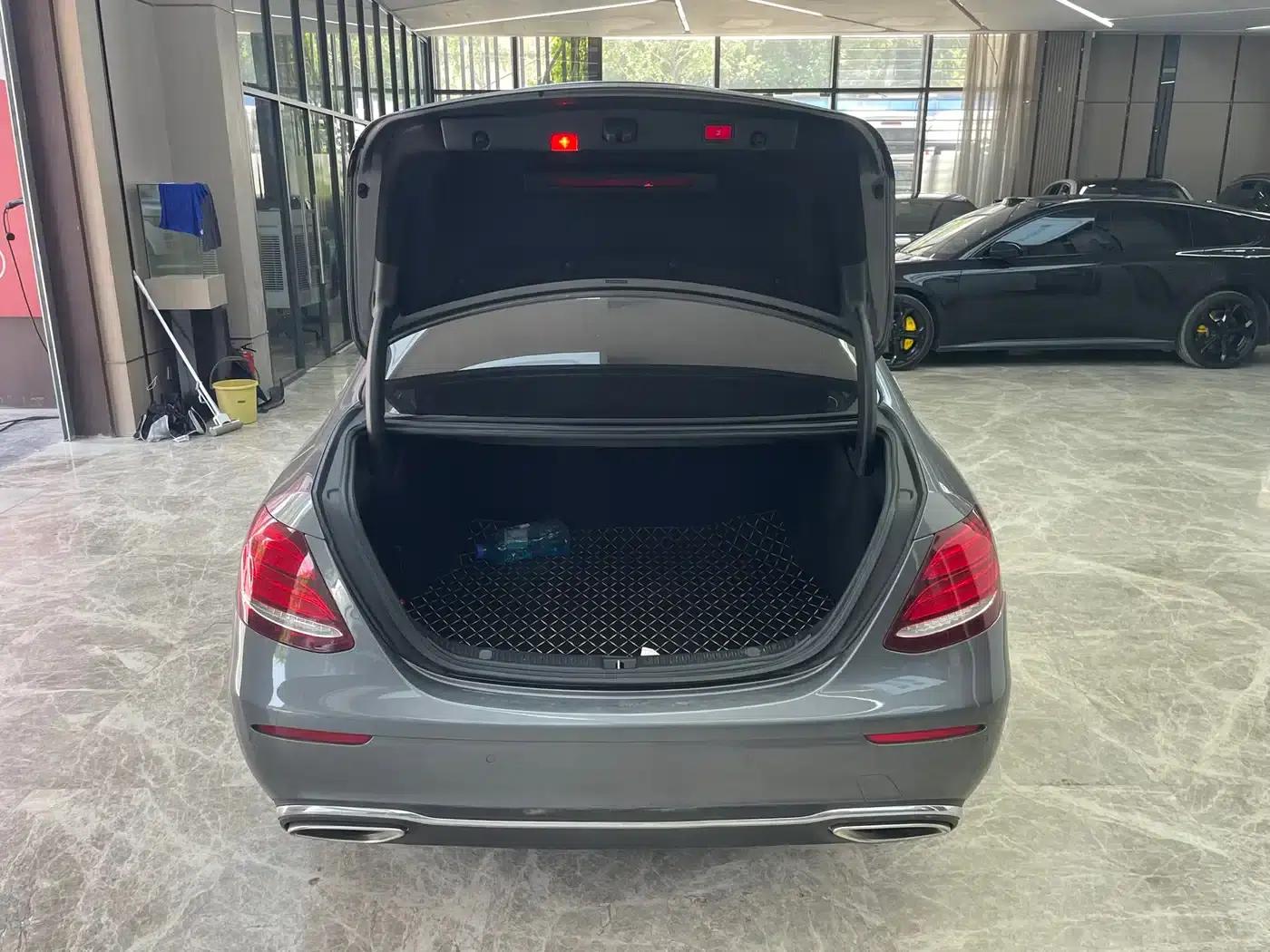 2017 Mercedes-Benz E-Class E 300 L Luxury — миниатюра 8